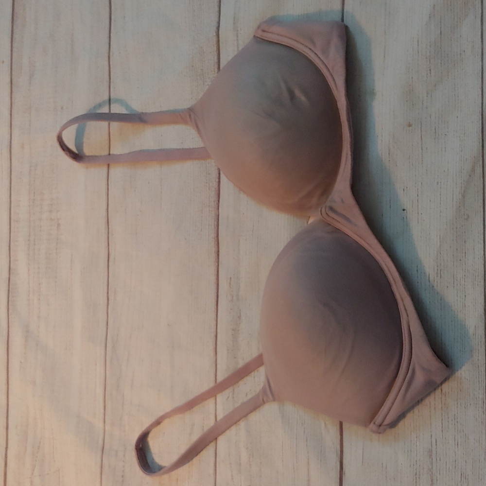 VICTORIA'S SECRET‎ BODY BY VICTORIA BRA IN LILAC